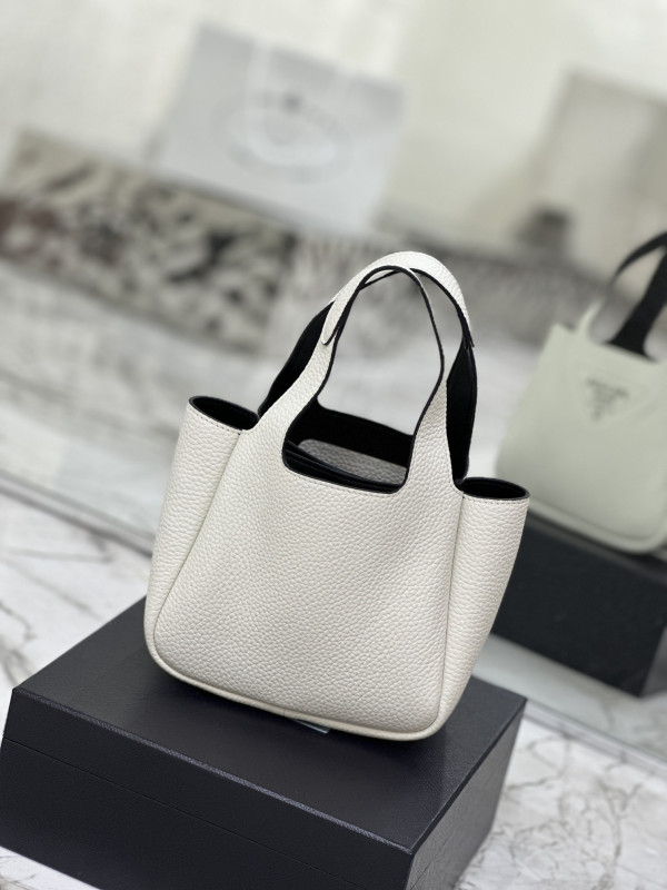 Pra*a  leather mini bag