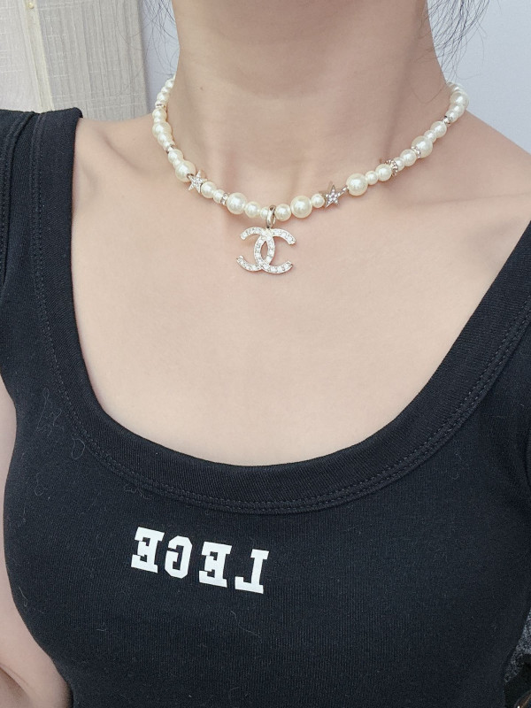 CL NECKLACE