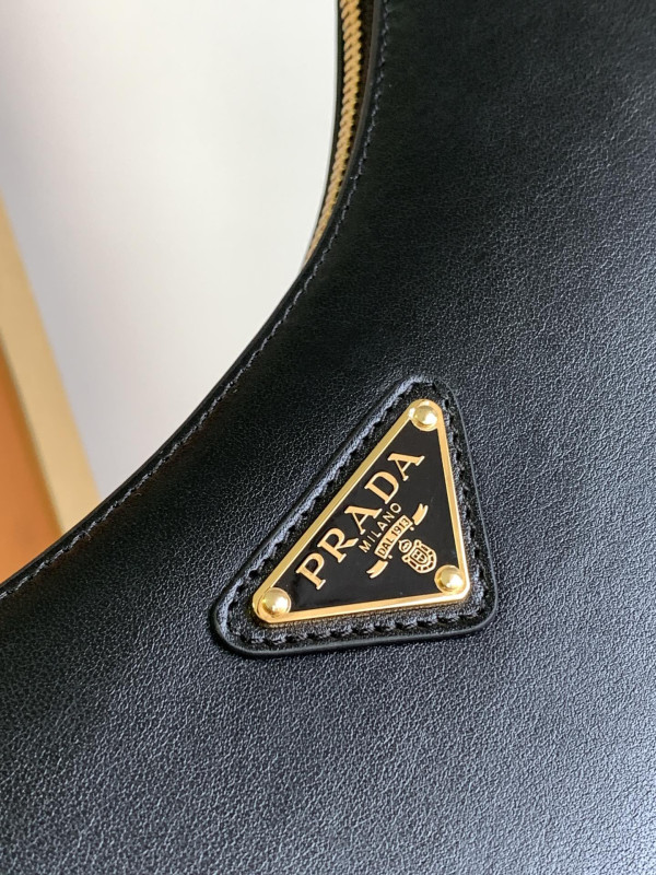 Pra*a arqué leather shoulder bag-22.5*18.5*6cm