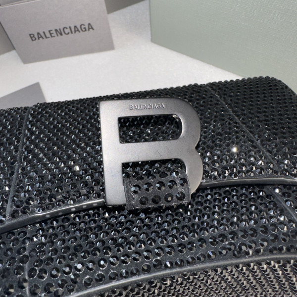 Ba*len*cia*ga hourglass wallet on chain