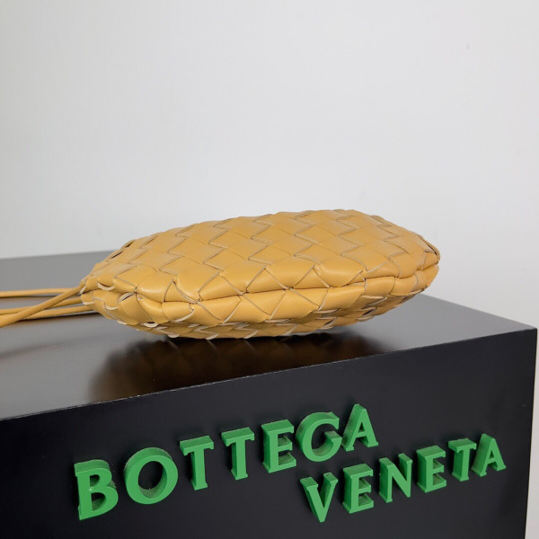 bo*te*ga Ve*ne*ta  mini sardine top handle bag
