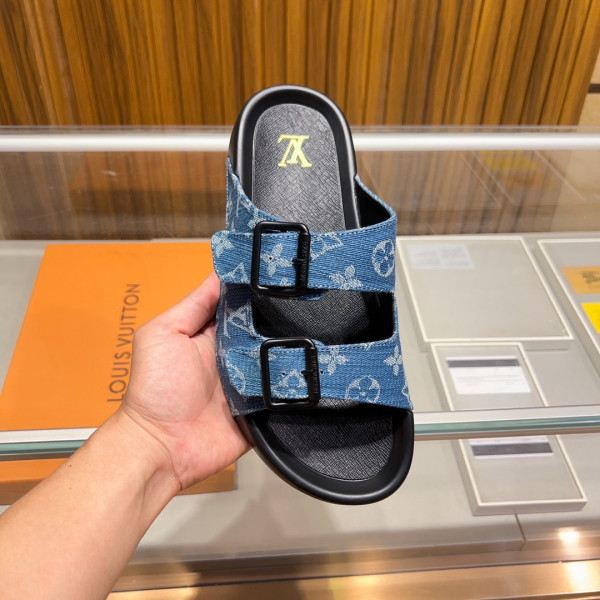 l0*is V*t0n slippers