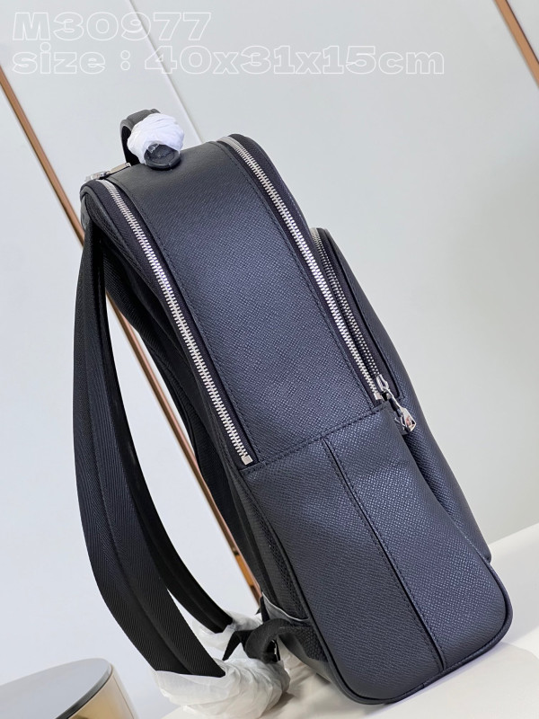 l0*is V*t0n avenue backpack