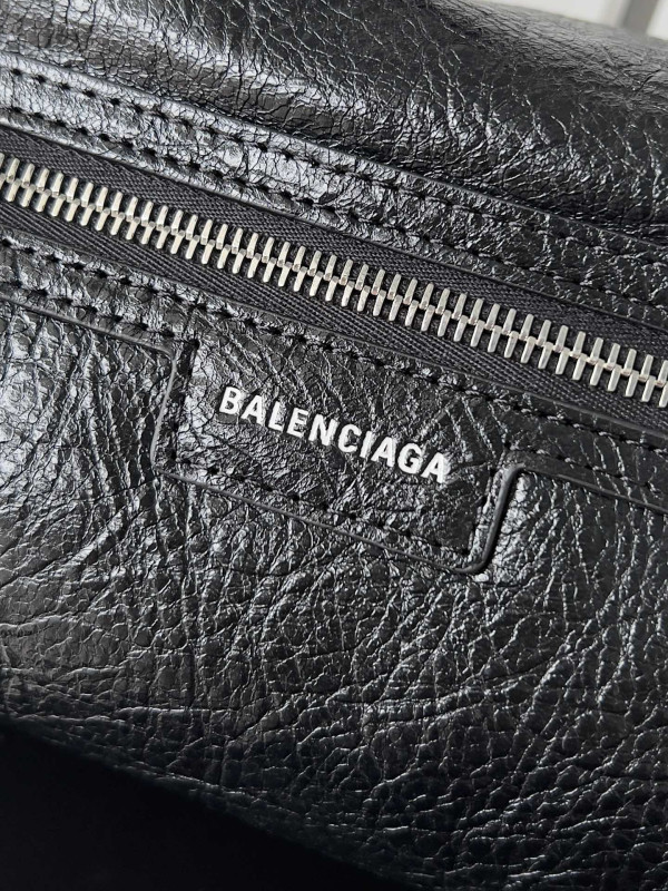 ba*len*cia*ga S*perbusy xs sling bag