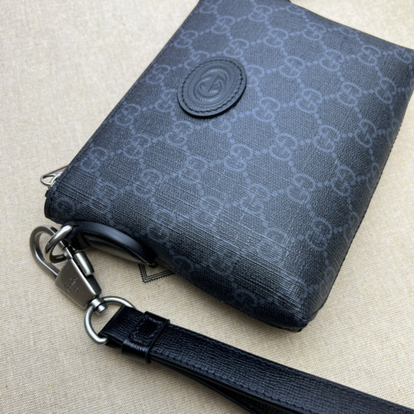 G*u*i gg messenger bag
