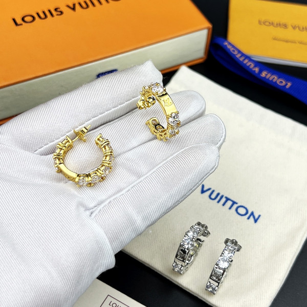 l0*is V*t0n earrings