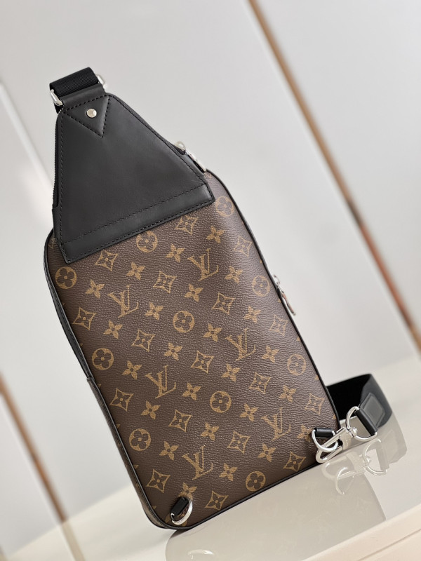 l0*is V*t0n avenue slingbag nm