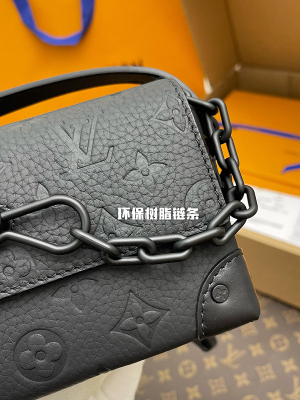 l0*is V*t0n steamer wearable wallet-18*11*6.5cm