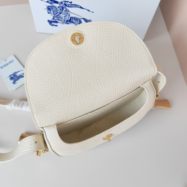 B**rry chess satchel