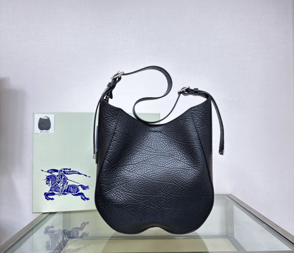 B**rry medium chess shoulder bag