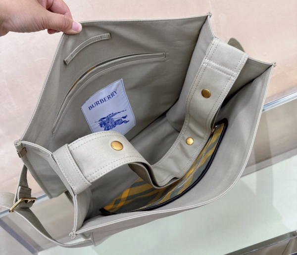 B**rry trench tote