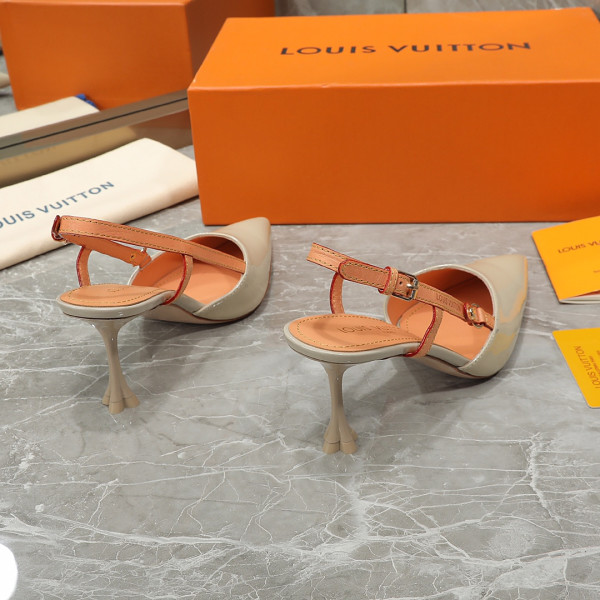 l0*is V*t0n heels