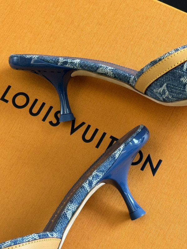 l0*is V*t0n heels sandals