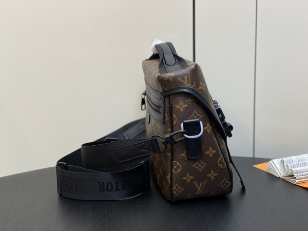 l0*is V*t0n trail messenger-31*22*11cm