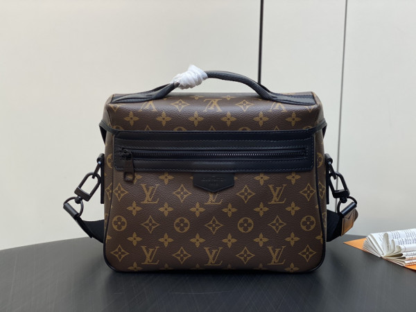 l0*is V*t0n trail messenger-31*22*11cm