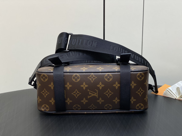 l0*is V*t0n trail messenger-31*22*11cm