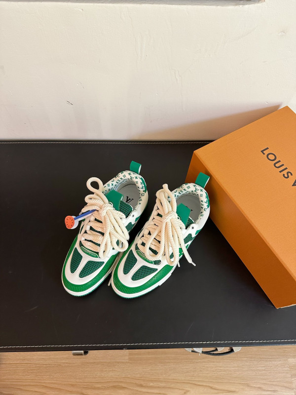 l0*is V*t0n sneakers