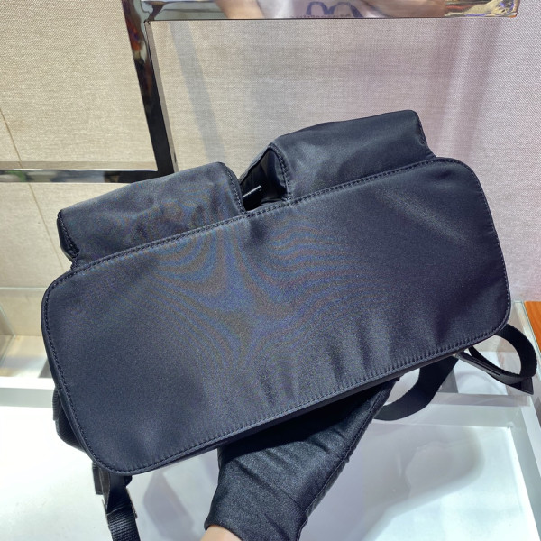 Pra*a backpack-30*34*13cm