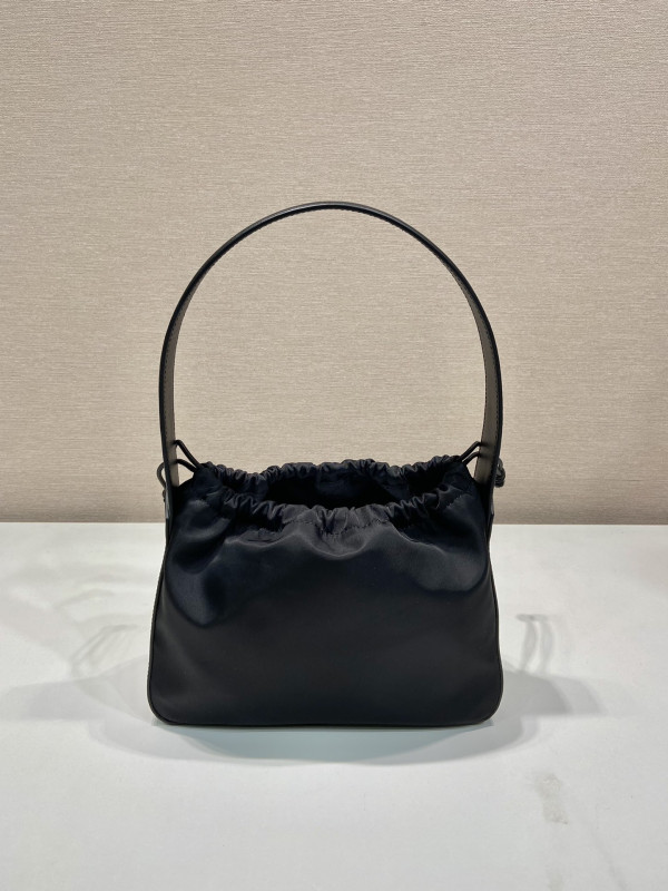 Pra*a vintage hobo bag-23*18*8cm