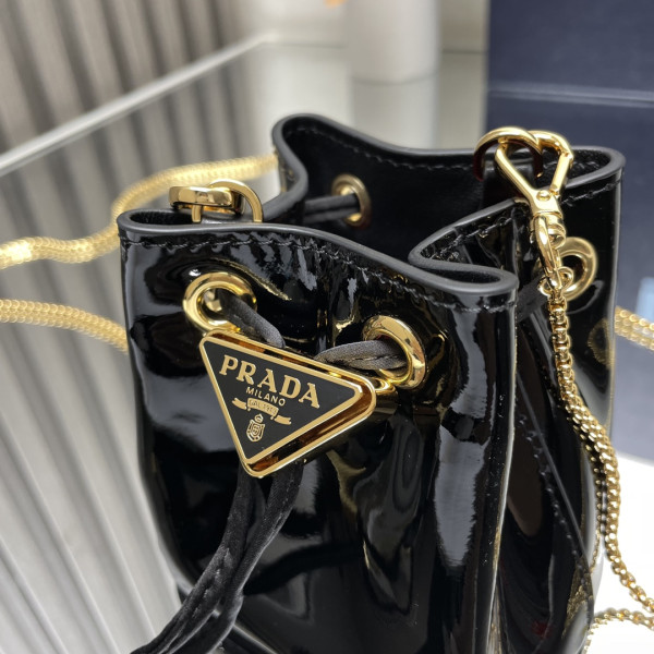 Pra*a shearling bucket bag-9-9-6cm