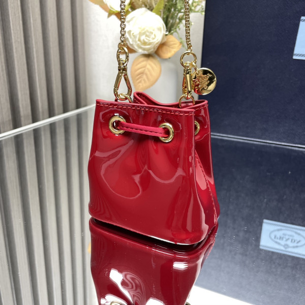 Pra*a shearling bucket bag-9-9-6cm