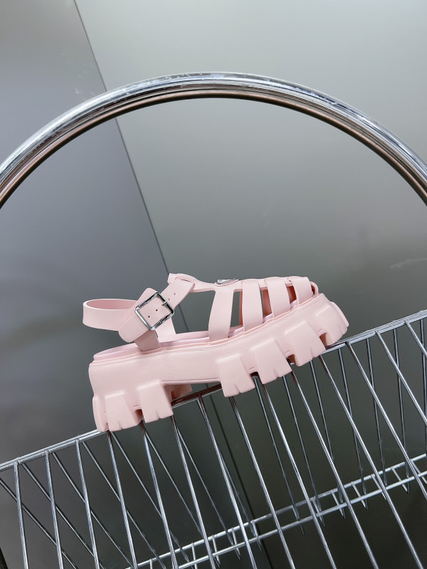 Pra*a sandals