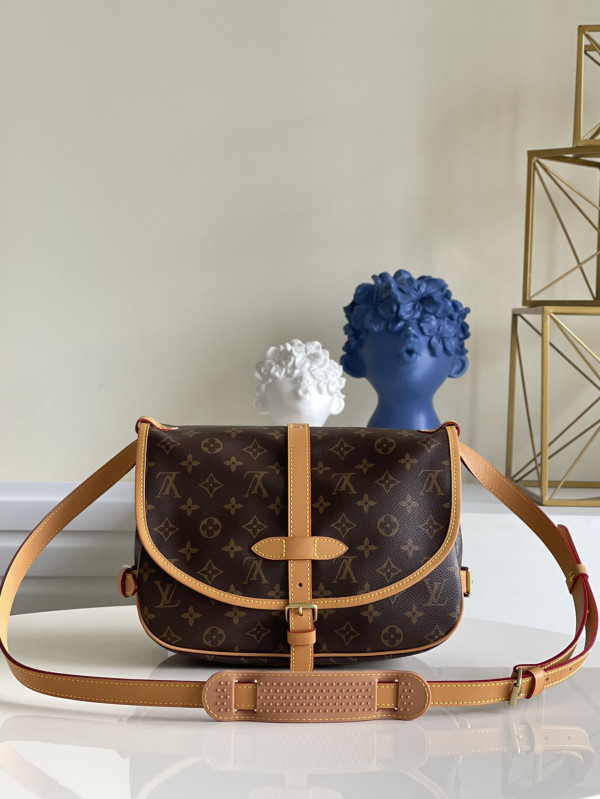 l0*is V*t0n saumur bag-28*11*20cm