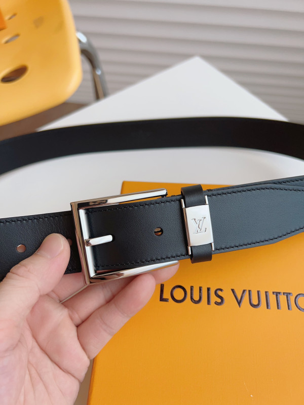 l0*is V*t0n belt