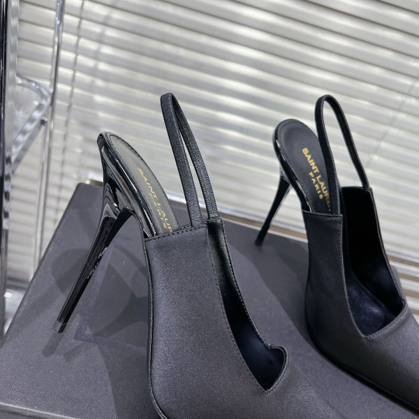 Sa**t Lau*nt heels