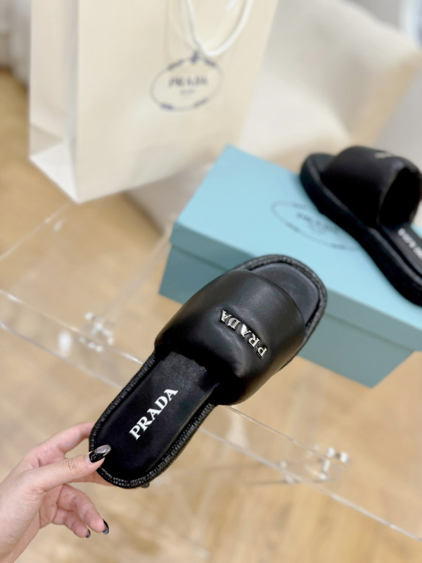 Pra*a sandals