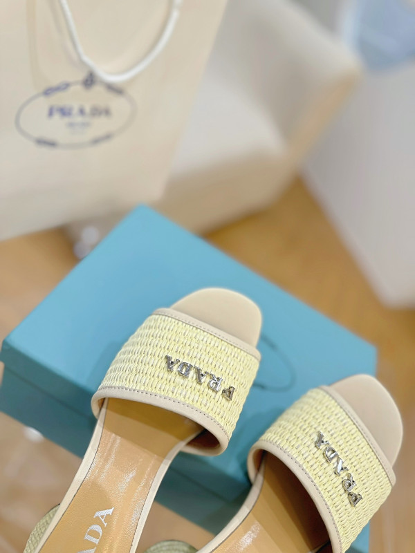 Pra*a sandals
