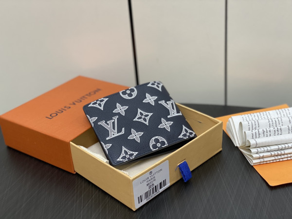 l0*is V*t0n multiple wallet-11.5*9*1.5cm