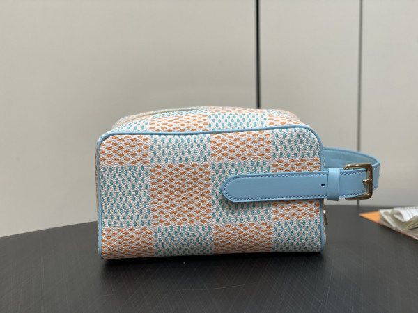 l0*is V*t0n locker dopp kit bag-23*13*12cm
