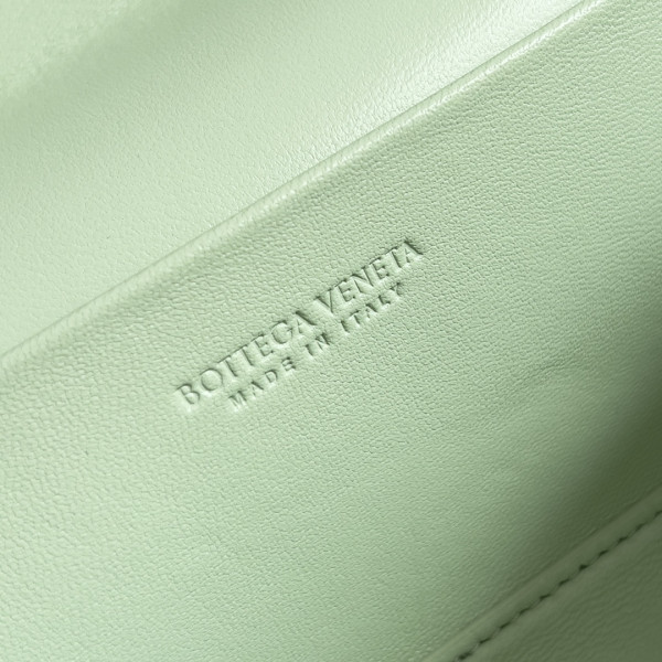 bo*te*ga Ve*ne*ta  vanity case crossbody bag