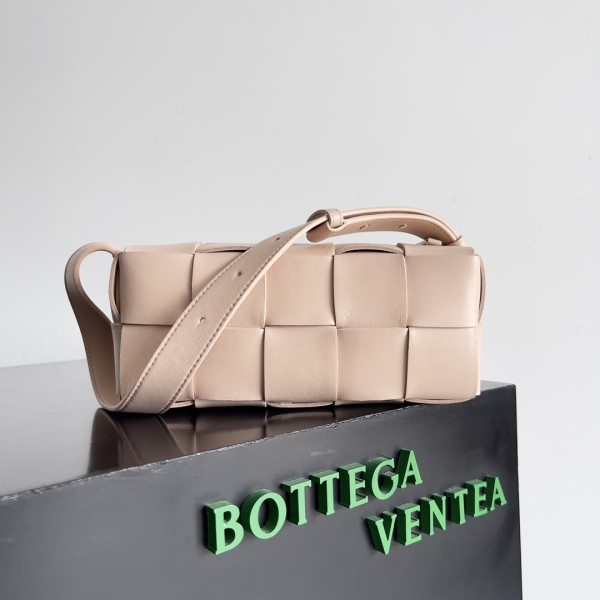 bo*te*ga Ve*ne*ta brick cassette-24*20*10cm