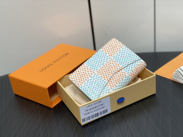 l0*is V*t0n pocket organizer-7.5*11.1*1 cm