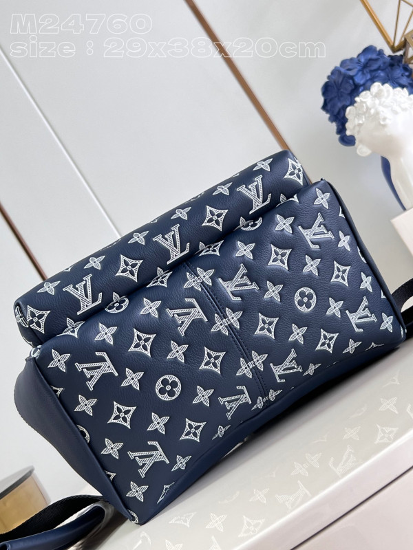 l0*is V*t0n discovery backpack-29*38*20cm
