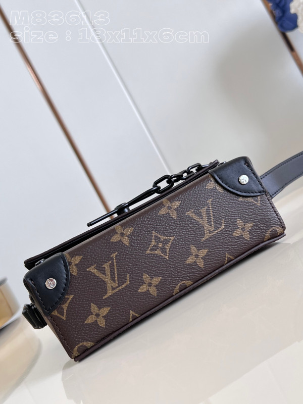 l0*is V*t0n steamer wearable wallet-18*11*6.5cm