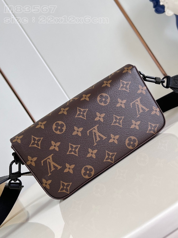 l0*is V*t0n montsouris wearable wallet