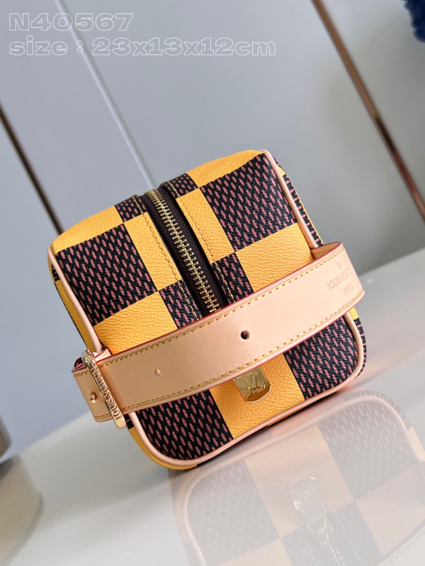 l0*is V*t0n locker dopp kit bag-23*13*12cm