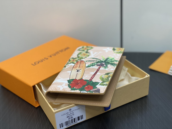 l0*is V*t0n passport cover-10*14*2.5cm