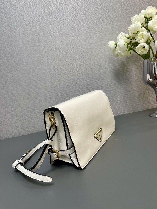 Pra*a messenger bag-23*15*8.5cm