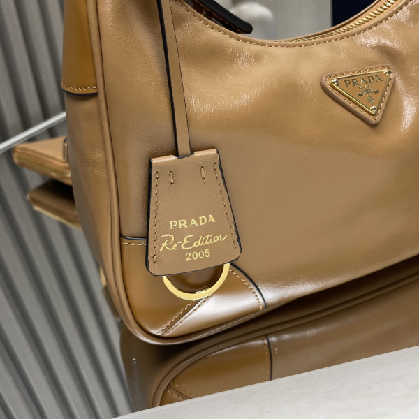 Pra*a re-edition 2005 saffiano bag-22*18*6.5cm