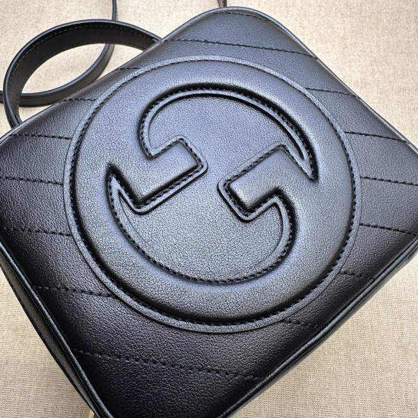 G*u*i blondie top handle bag