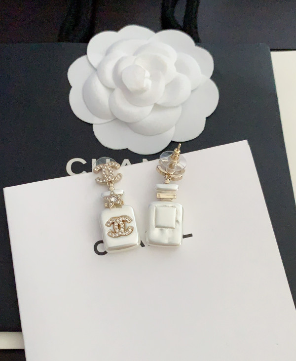 CL EARRINGS