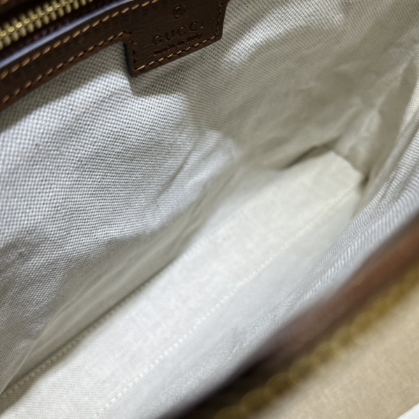 G*u*i messenger bag with interlocking g