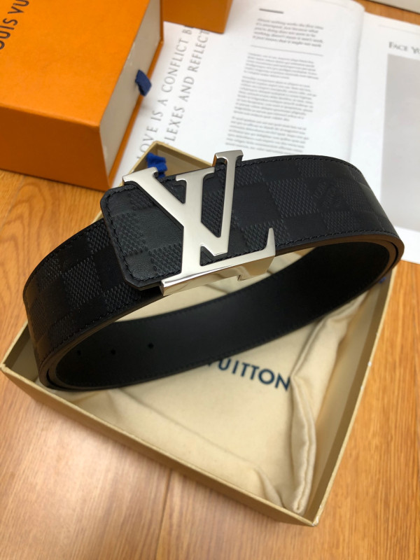 l0*is V*t0n belt