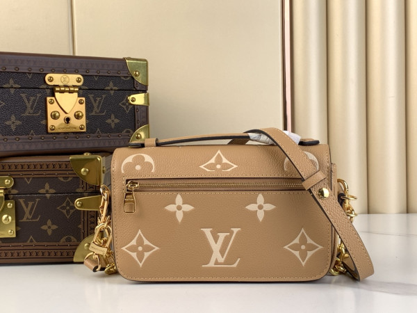 l0*is V*t0n pochette metis east west
