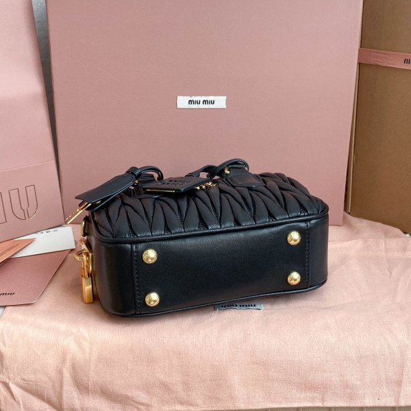 M*um*u arcadie matelassé nappa leather bag-19*13*6cm
