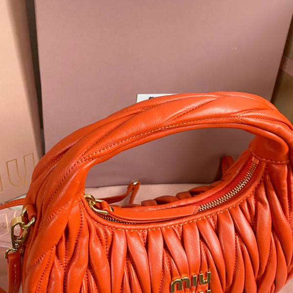 M*um*u wander matelassé nappa leather hobo bag
